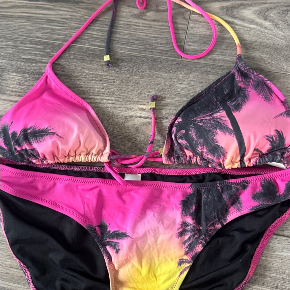 VS Pink Gradient Palm Tree Bikini Set - Picture 3 of 11